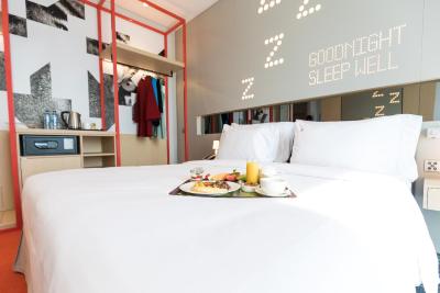 استودیو ام عربین پلازا