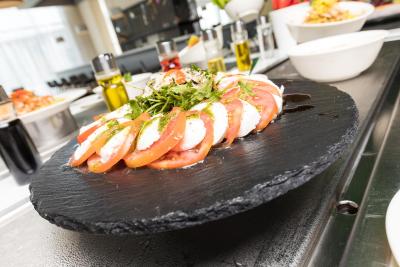 استودیو ام عربین پلازا