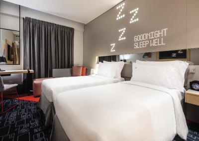 استودیو ام عربین پلازا