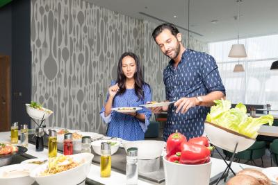 استودیو ام عربین پلازا