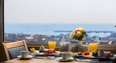 ایکبال دلوکس هتل استانبول