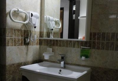 هتل هزار کرمان