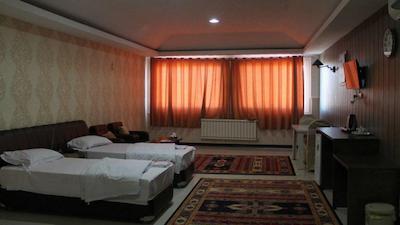 هتل عطر سیب سیرجان