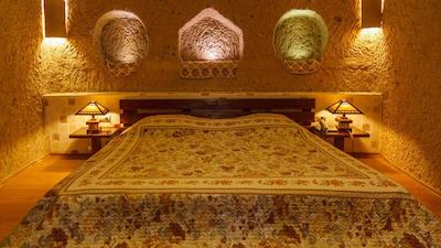 هتل صخره ای لاله کندوان