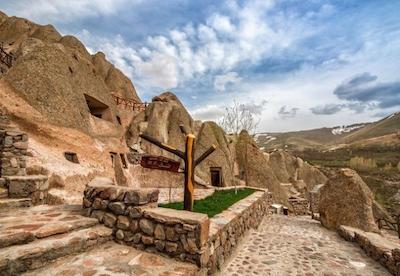 هتل صخره ای لاله کندوان