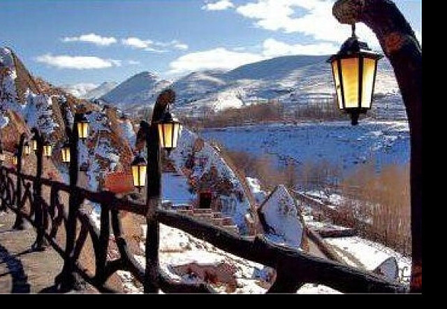 هتل صخره ای لاله کندوان