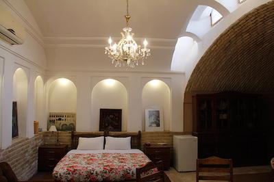 هتل اقامت گاه سنتی خانه سه نیک یزد