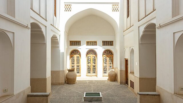 هتل اقامت گاه سنتی خانه سه نیک یزد
