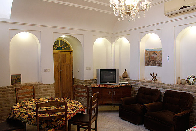 هتل اقامت گاه سنتی خانه سه نیک یزد
