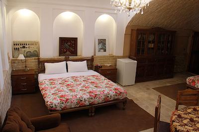 هتل اقامت گاه سنتی خانه سه نیک یزد