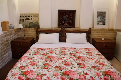 هتل اقامت گاه سنتی خانه سه نیک یزد