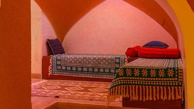 هتل اقامت گاه سنتی خانه سه نیک یزد