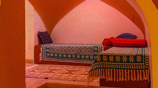 هتل اقامت گاه سنتی خانه سه نیک یزد