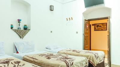 هتل اقامتگاه بومگردی نقره یزد