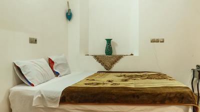 هتل اقامتگاه بومگردی نقره یزد