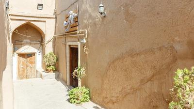 هتل اقامتگاه بومگردی نقره یزد