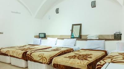 هتل اقامتگاه بومگردی نقره یزد