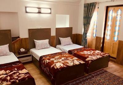 هتل اقامتگاه سنتی الماس یزد