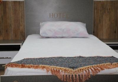 هتل اقامتگاه سنتی الماس یزد