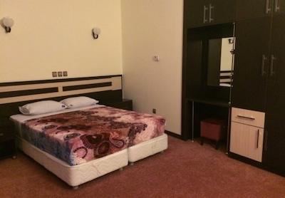 هتل آپارتمان ایرانیکا مهر اصل