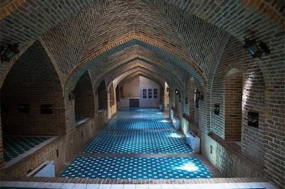 هتل لاله بیستون کرمانشاه