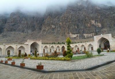 هتل لاله بیستون کرمانشاه