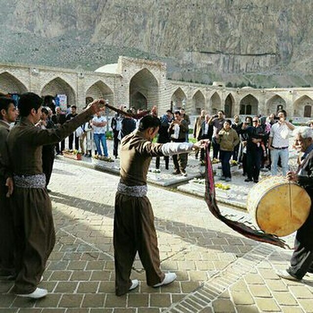 هتل لاله بیستون کرمانشاه