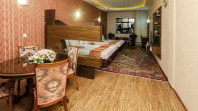 هتل بابا طاهر همدان