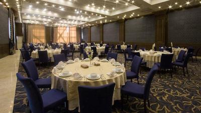 هتل بابا طاهر همدان