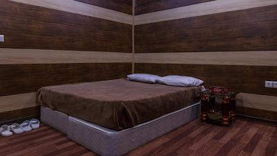 هتل نخل زرین