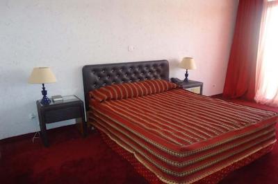 هتل استقلال زاهدان