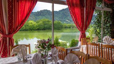 هتل بین المللی اسپیناس آستارا