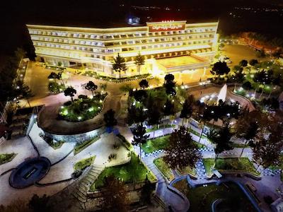 هتل بزرگ پارک حیات