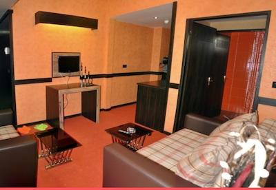 هتل آپادانا