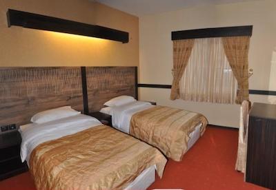 هتل آپادانا