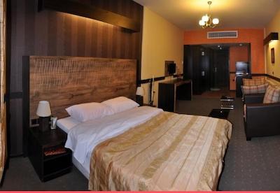 هتل آپادانا