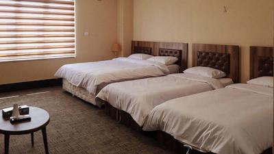 هتل آذین چابهار