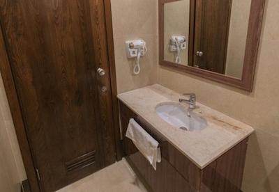 هتل امپریال ارس جلفا