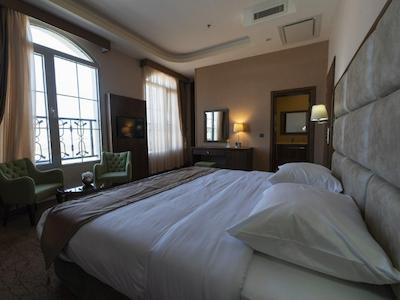 هتل امپریال ارس جلفا