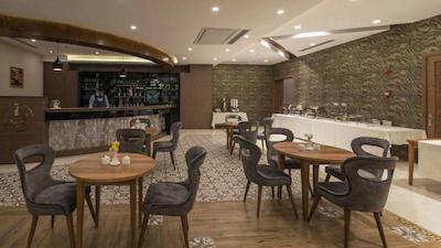 هتل امپریال ارس جلفا