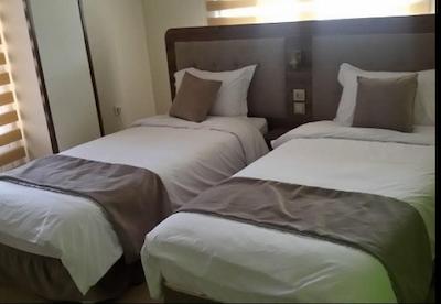 هتل آپارتمان ترنج متین