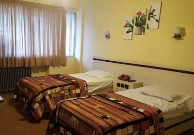 هتل اردیبهشت رشت