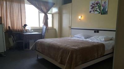 هتل اردیبهشت رشت