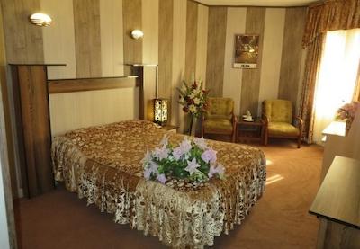 هتل کاملیا سبزوار