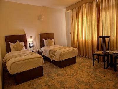 هتل نگارستان کاشان