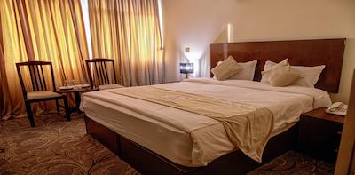 هتل نگارستان کاشان