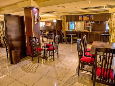 هتل نگارستان کاشان