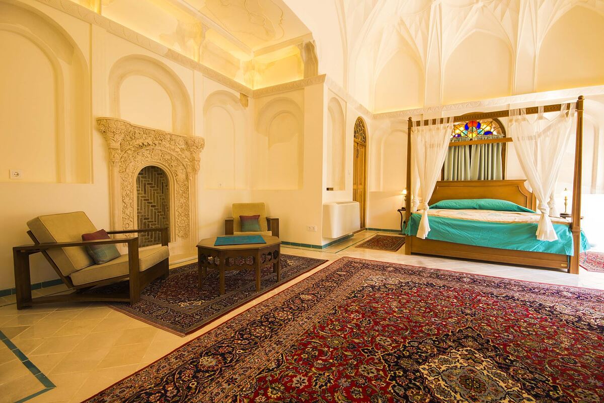 اقامتگاه سنتی خانه عامری ها کاشان