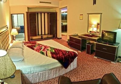 هتل بزرگ مراغه