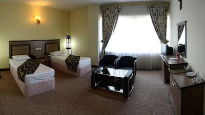 هتل بزرگ مراغه